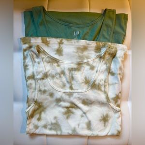 Gap Tank Top Bundle (2)